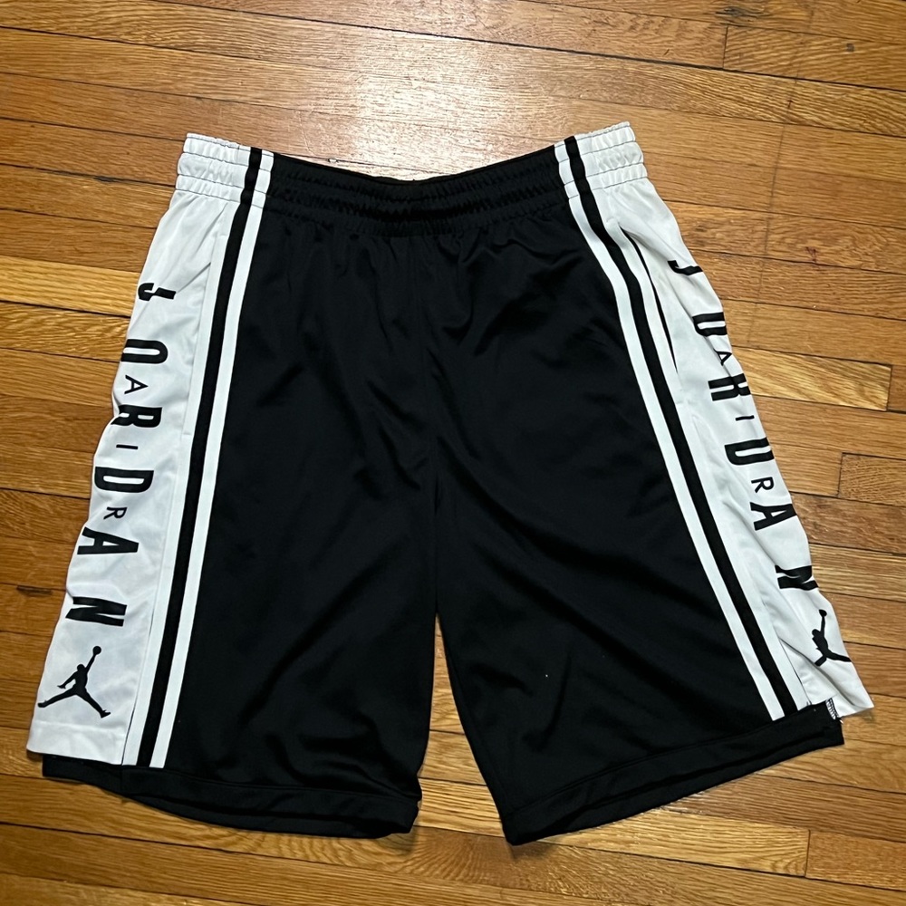 Men’s Jordan Shorts (Medium)